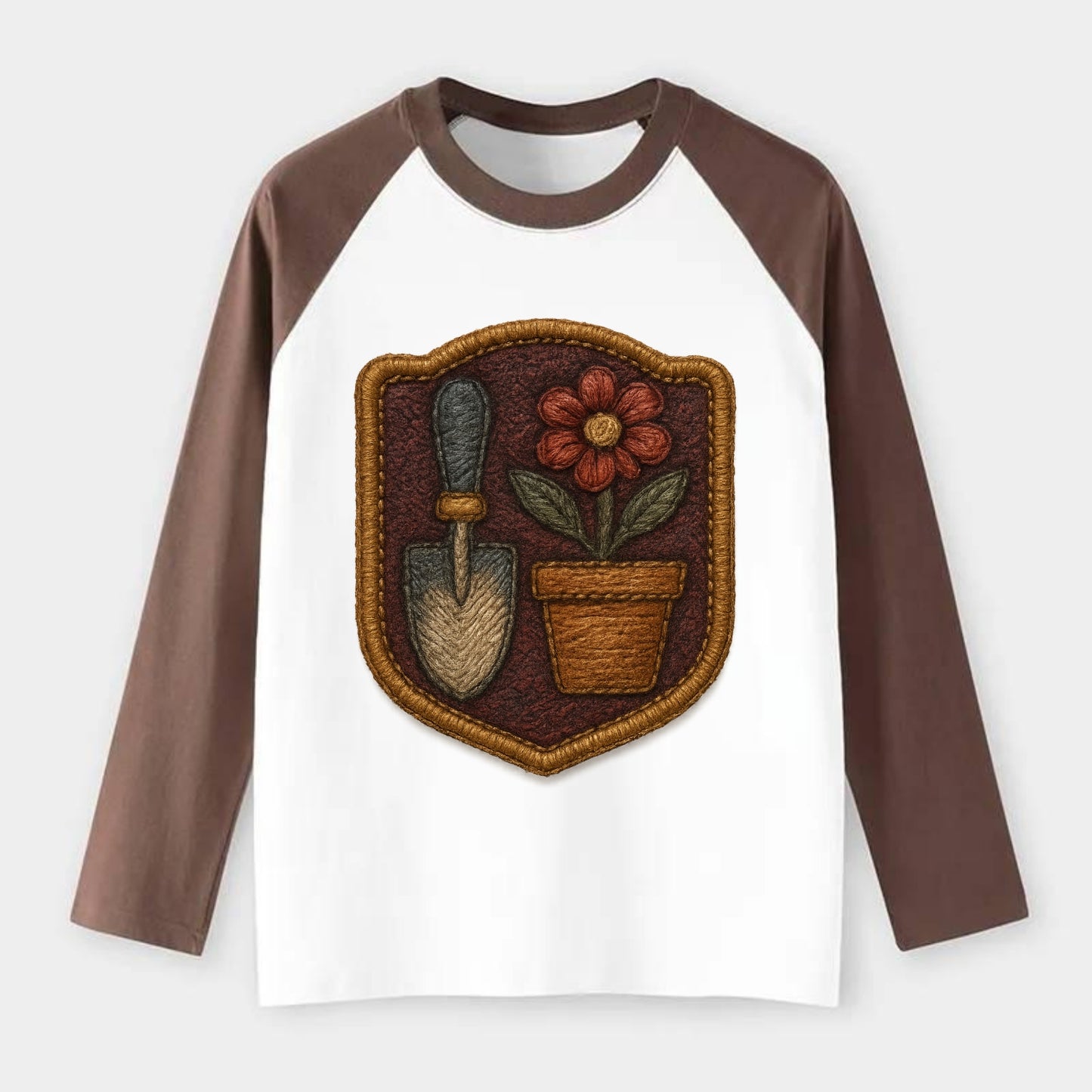Garden trowel with flower pot - gardener badge - Raglan Long Sleeve T-Shirt - Coffee