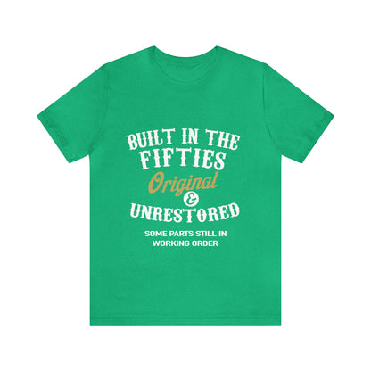 時代を超越した宝物: 心ある若者のための気楽な T シャツ 時を超越した宝物: 心ある若者のための気楽な T シャツ