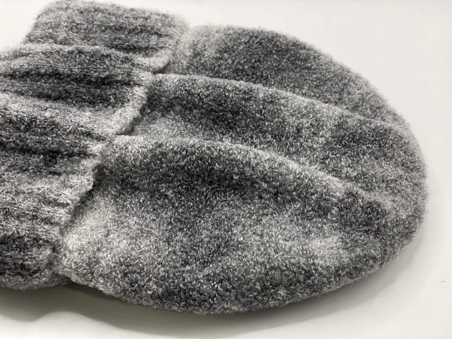 Gorro de punto polar cálido para exteriores con degradado de Pandaize: elegante y versátil.