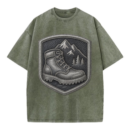 Hiking boots with mountain peak - hiker pride - Vintage T-shirt - Army Green