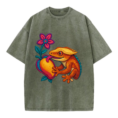 Crested Gecko - Vintage T-shirt - Army Green