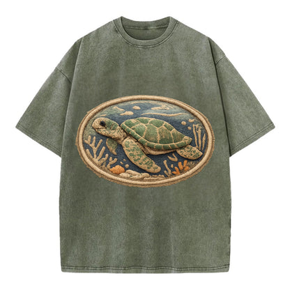 SEA TURTLE - swimming turtle in green and blue , ocean life - Vintage T-shirt - Army Green