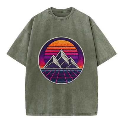 Retrowave Mountains - Vintage T-shirt - Army Green