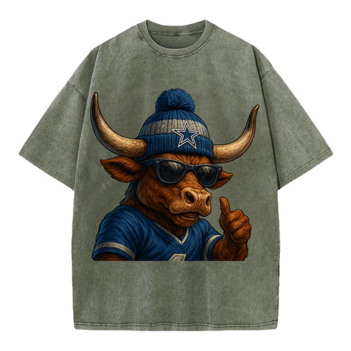 Texas Longhorn wearing Cowboys silver and blue beanie with star and wayfarer - Vintage T-shirt