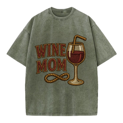 Wine Mom  - Vintage T-shirt - Army Green