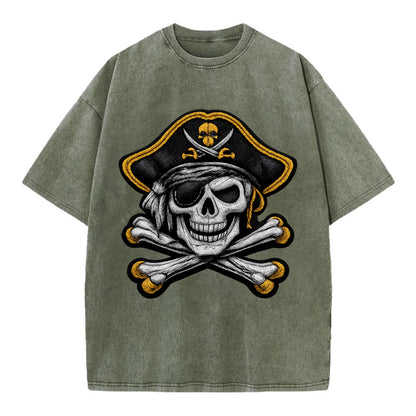 PIRATE SKULL - Jolly Roger skull in black and white , pirate - Vintage T-shirt - Army Green