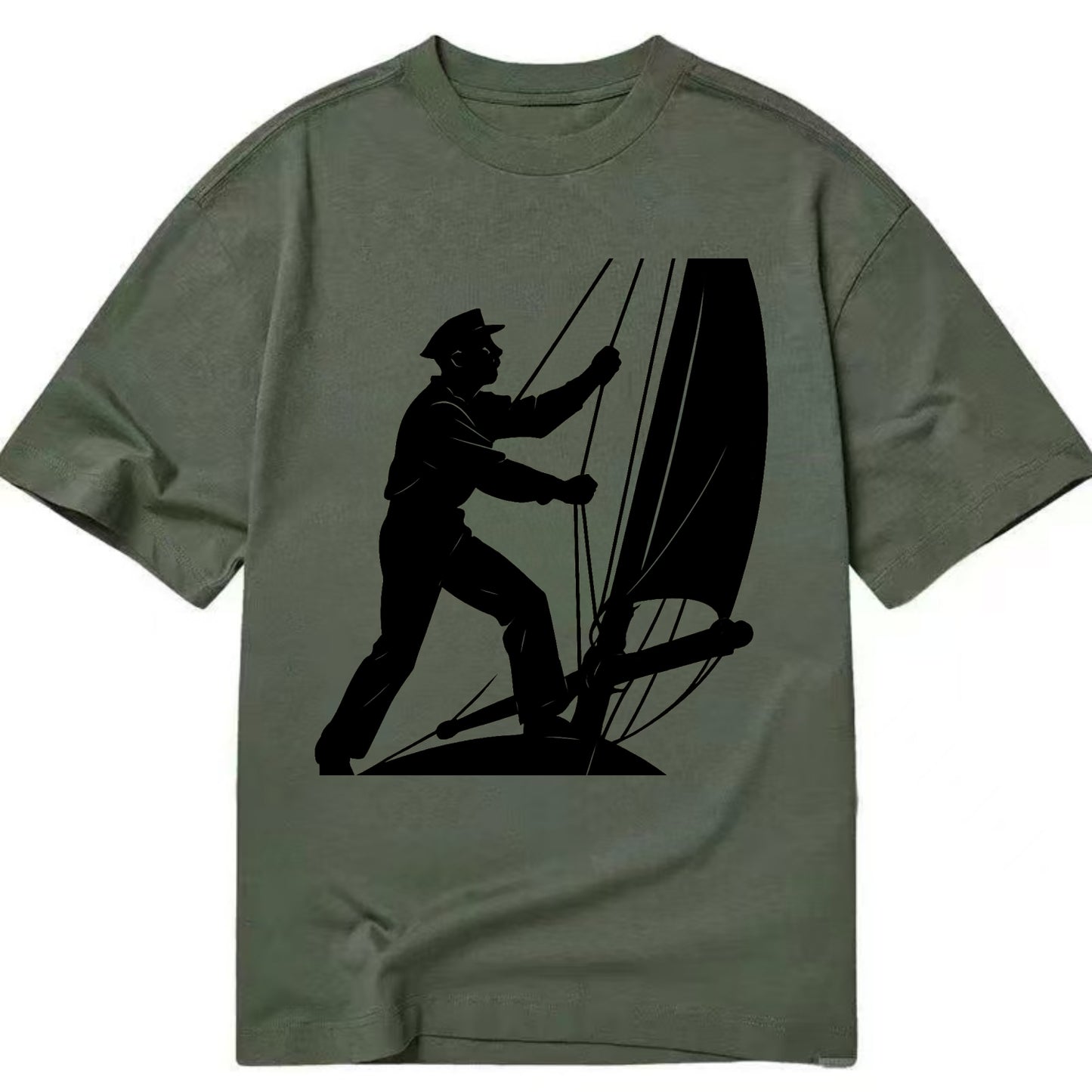 Sailor adjusting the boom on a sailboat - Classic T-shirt - Army Green
