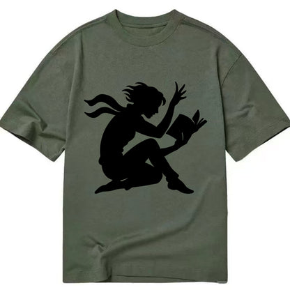Reader lost in book moment - Classic T-shirt - Army Green