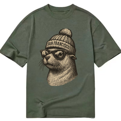 San Francisco Sea Lion wearing San Francisco beanie with pom pom and wayfarer - Classic T-shirt - Army Green