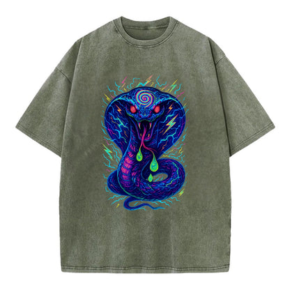 Mesmerizing cobra with hypnotic spiral patterns in the hood, scales that shimmer - Vintage T-shirt - Army Green