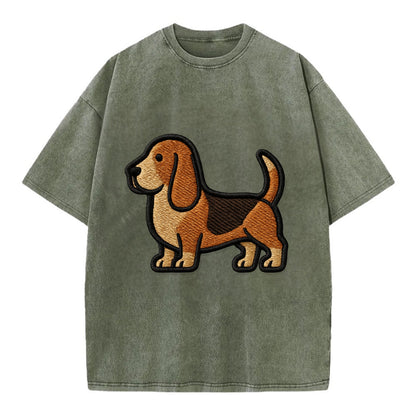 Basset Hound - Trendy low-rider design with prominent black outline - Vintage T-shirt - Army Green