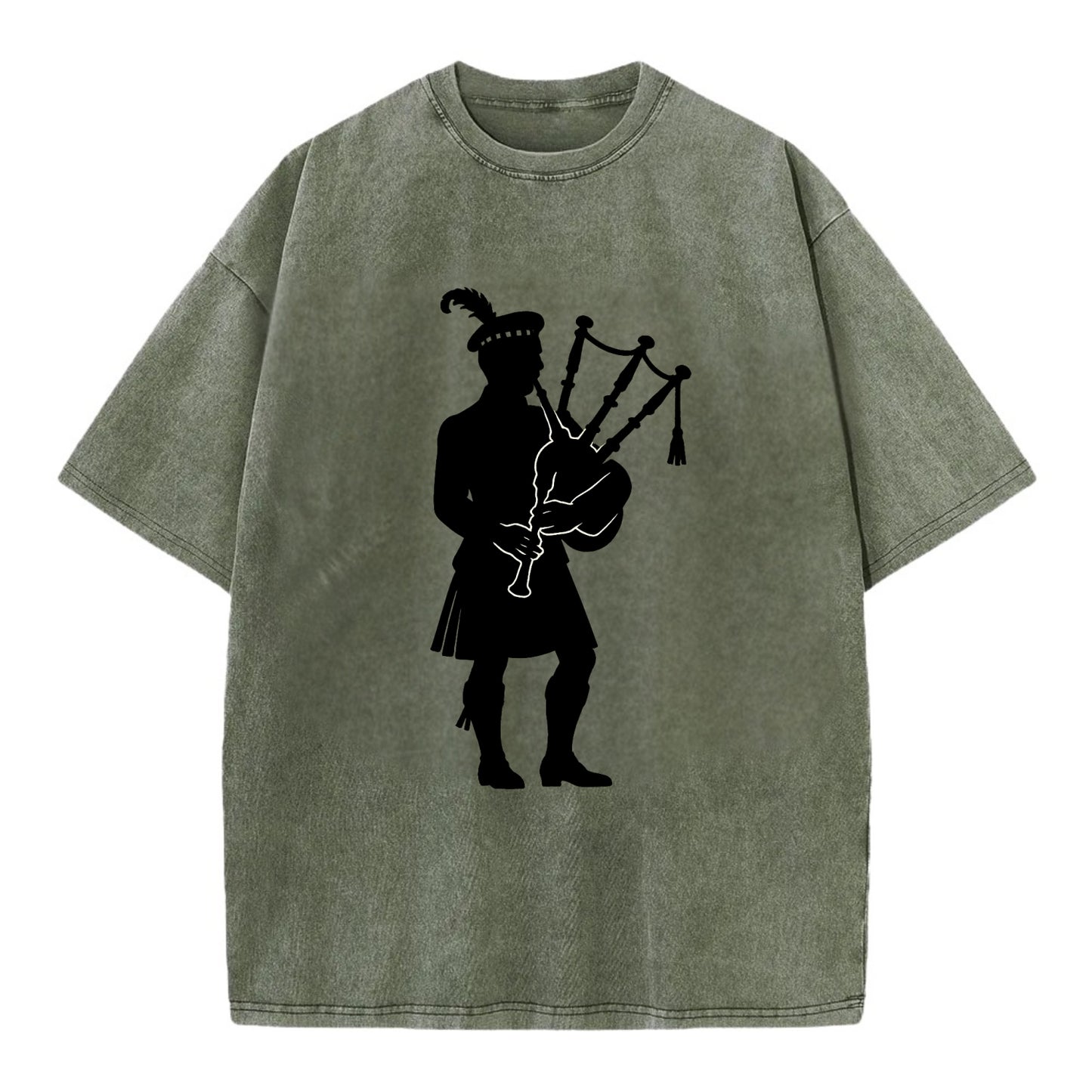 Bagpiper in traditional stance - Vintage T-shirt - Army Green