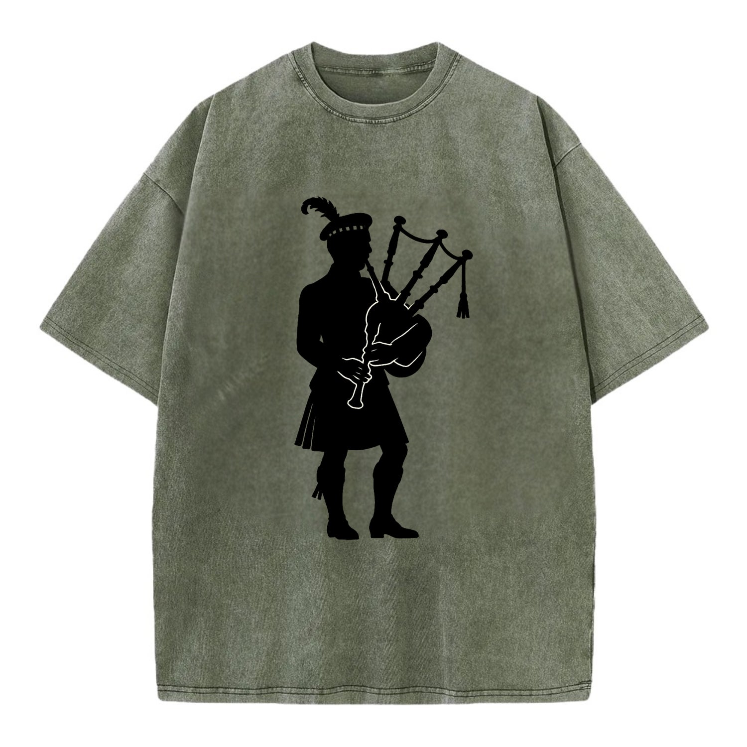 Bagpiper in traditional stance - Vintage T-shirt - Army Green