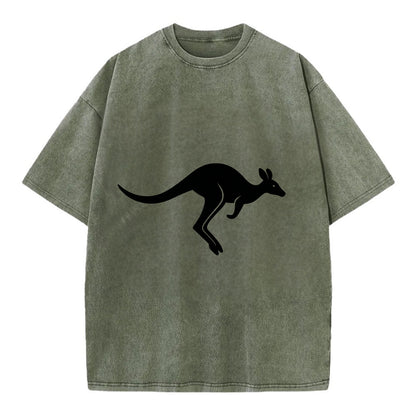 Kangaroo leaping across outback - Vintage T-shirt - Army Green