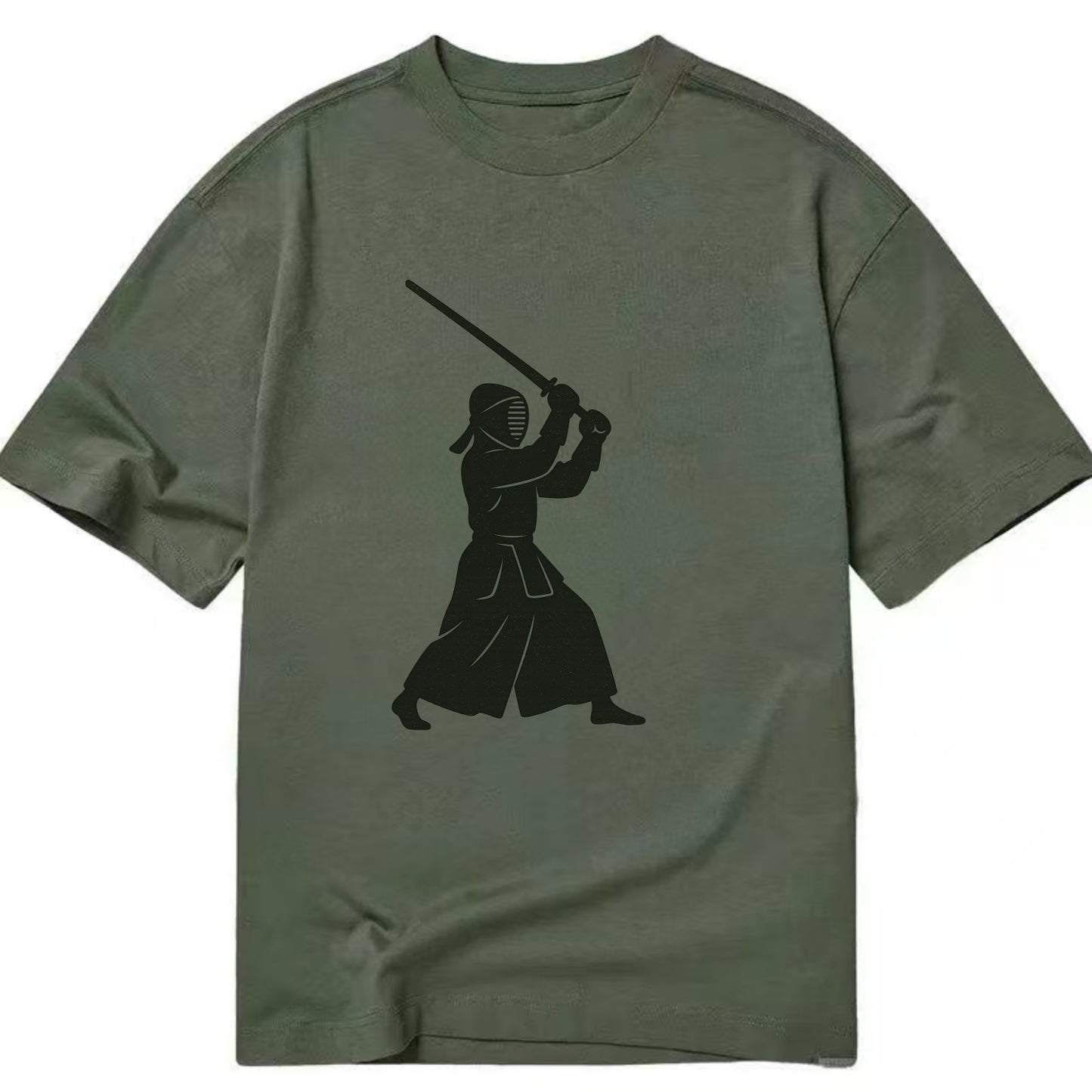 Kendo swordsman in striking stance - Classic T-shirt - Army Green