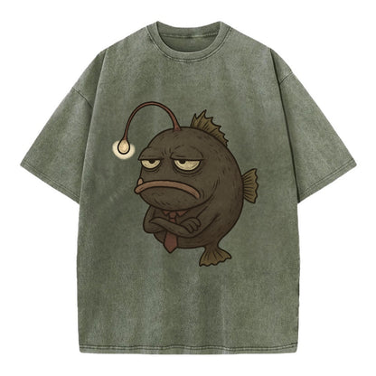 THE ANGLERFISH LURES DISAPPOINTMENT | Dark gray anglerfish with dim light - Vintage T-shirt - Army Green
