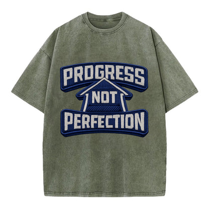 PROGRESS NOT PERFECTION - arrow with text in blue , growth mindset - Vintage T-shirt - Army Green