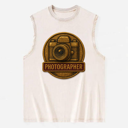 Camera with vintage lens - photographer badge - Vintage Washed Tank - Beige