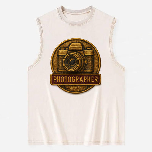 Camera with vintage lens - photographer badge - Vintage Washed Tank