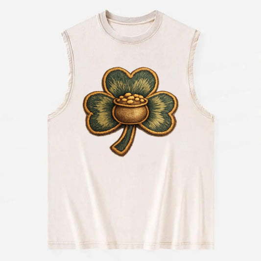 ST PATRICKS CLOVER - lucky clover with gold in green and gold , Irish luck - Vintage Washed Tank - Beige