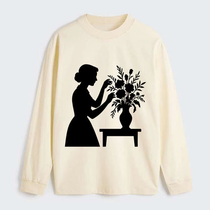 Florist arranging dramatic bouquet - Classic Long Sleeve Shirt - Beige