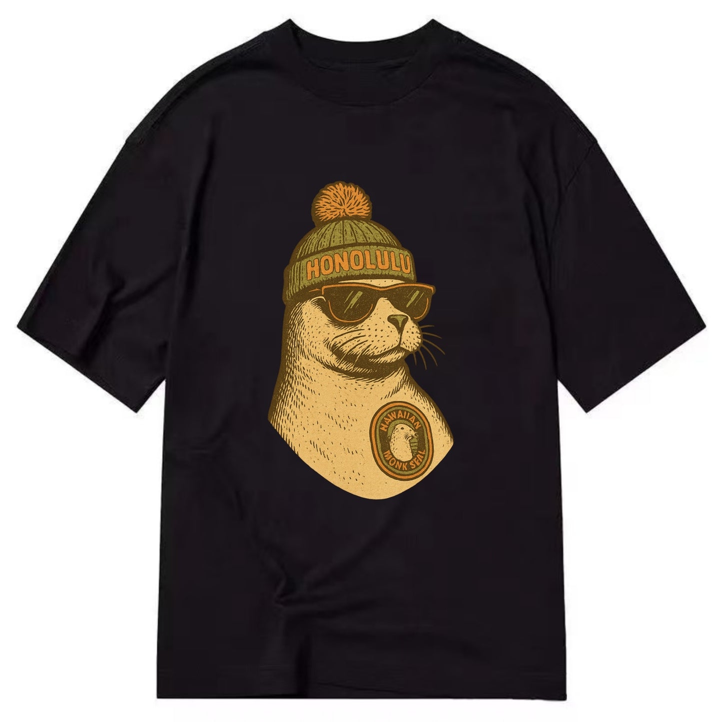 Hawaii Monk Seal wearing Honolulu beanie with pom pom and wayfarer sunglasses - Classic T-shirt - Black