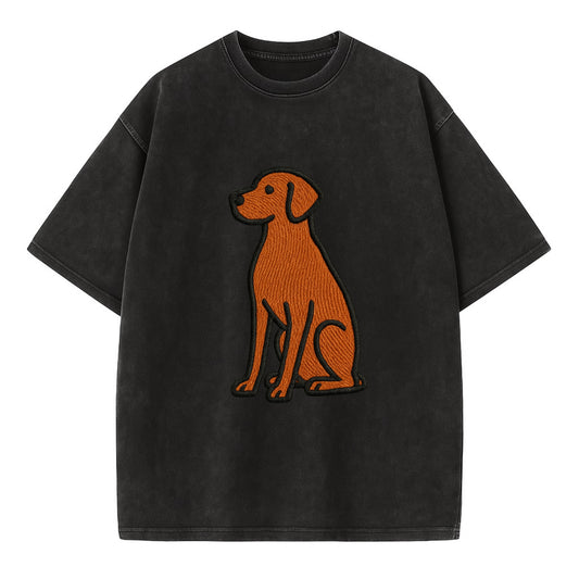 Vizsla - Rust colored sitting pose - Vin Vintage T-shirt - Black