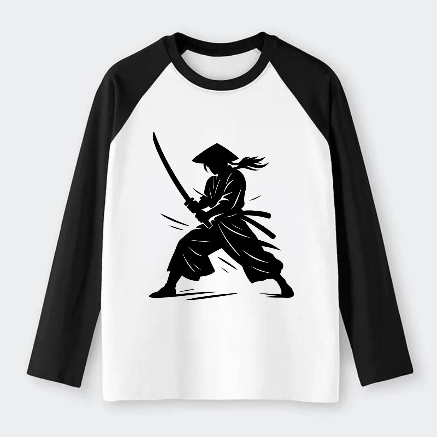 Samurai in battle-ready stance - Raglan Long Sleeve T-Shirt - Black