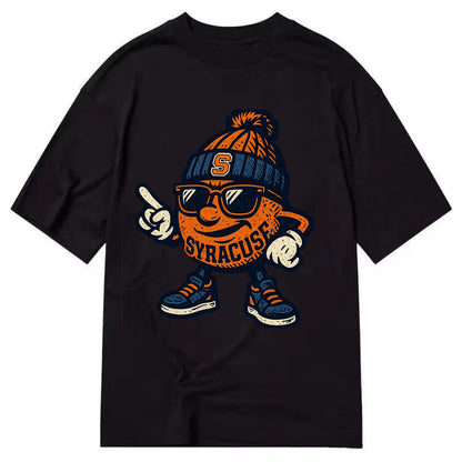 Syracuse Orange wearing Syracuse beanie with S patch - Classic T-shirt - Black