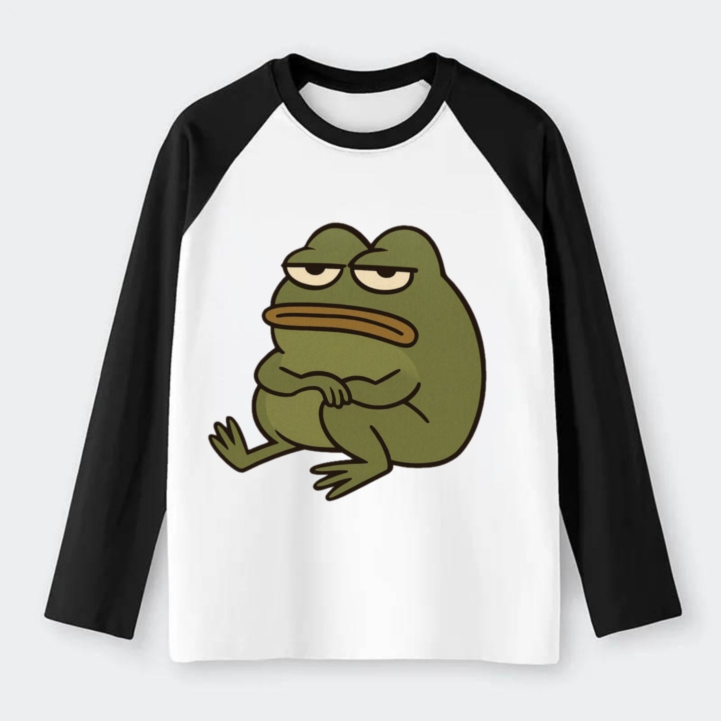 The Frog Judges Silently - Raglan Long Sleeve T-Shirt - Black