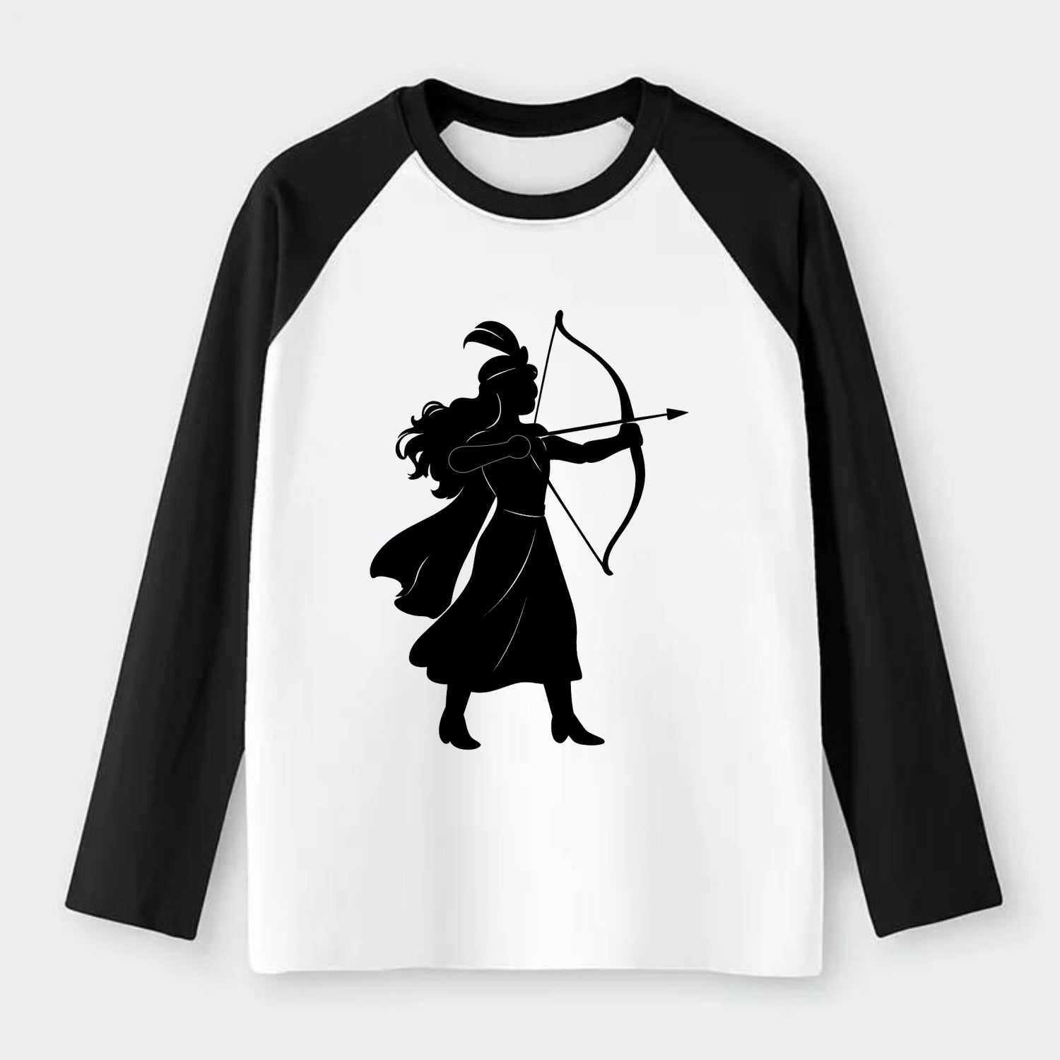 Warrior princess with bow and arrow - Raglan Long Sleeve T-Shirt - Black