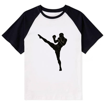 Kickboxer delivering roundhouse kick - Contrast Raglan T-shirt - Black
