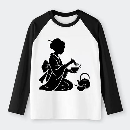 Geisha traditional tea ceremony - Raglan Long Sleeve T-Shirt - Black