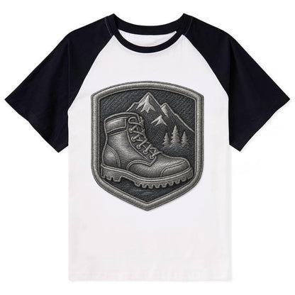 Hiking boots with mountain peak - hiker pride - Contrast Raglan T-shirt - Black