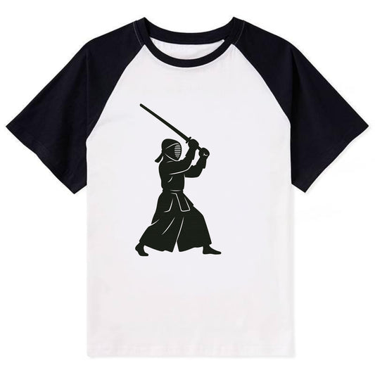 Kendo swordsman in striking stance - Contrast Raglan T-shirt - Black