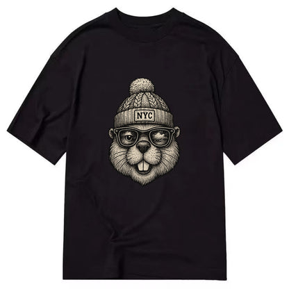New York Beaver wearing NYC beanie with pom pom and wayfarer sunglasses - Classic T-shirt - Black