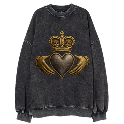 Claddagh Symbol  - Vintage Sweatshirt - Black