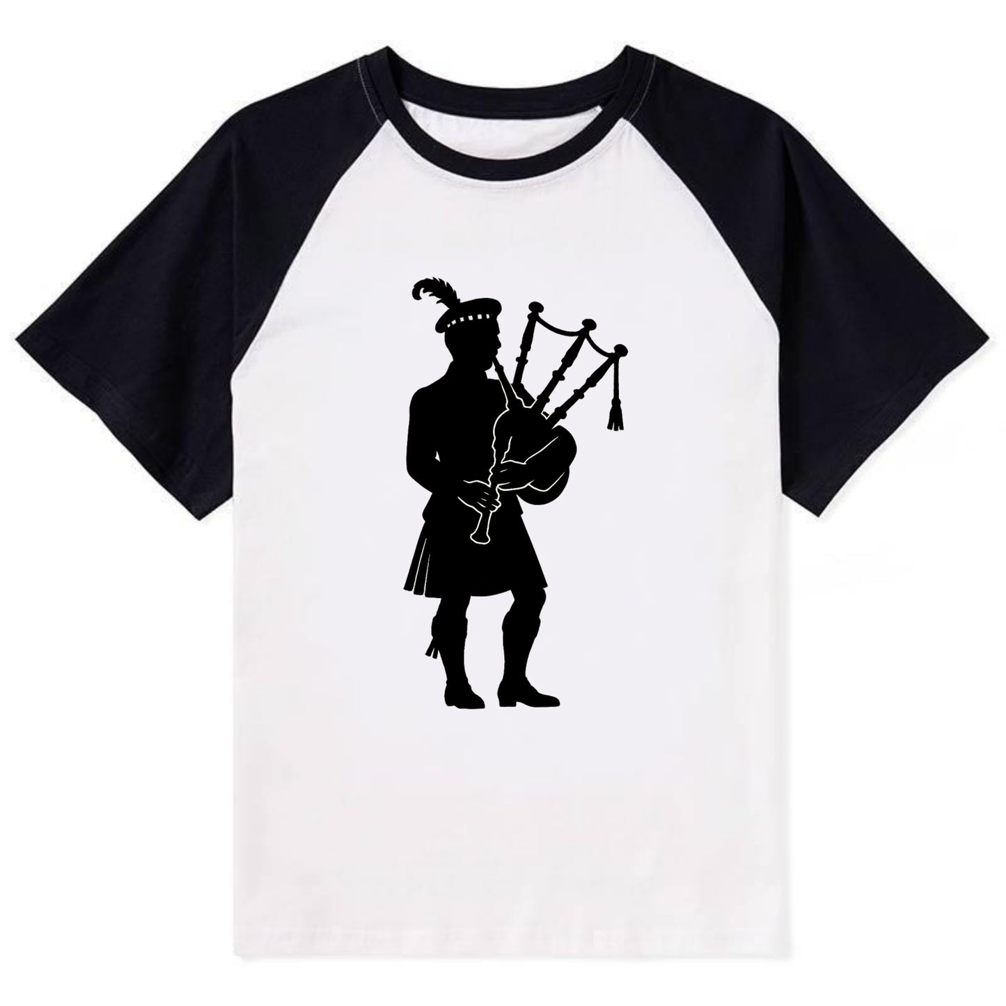 Bagpiper in traditional stance - Contrast Raglan T-shirt - Black
