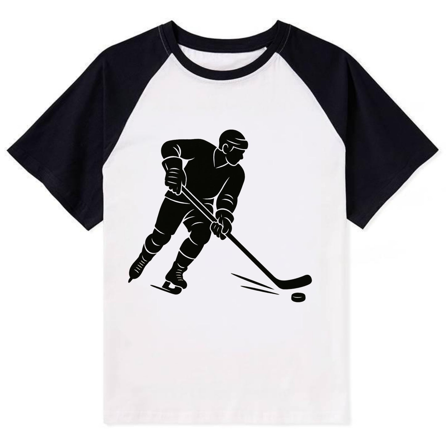 Ice hockey player shooting puck - Contrast Raglan T-shirt - Black