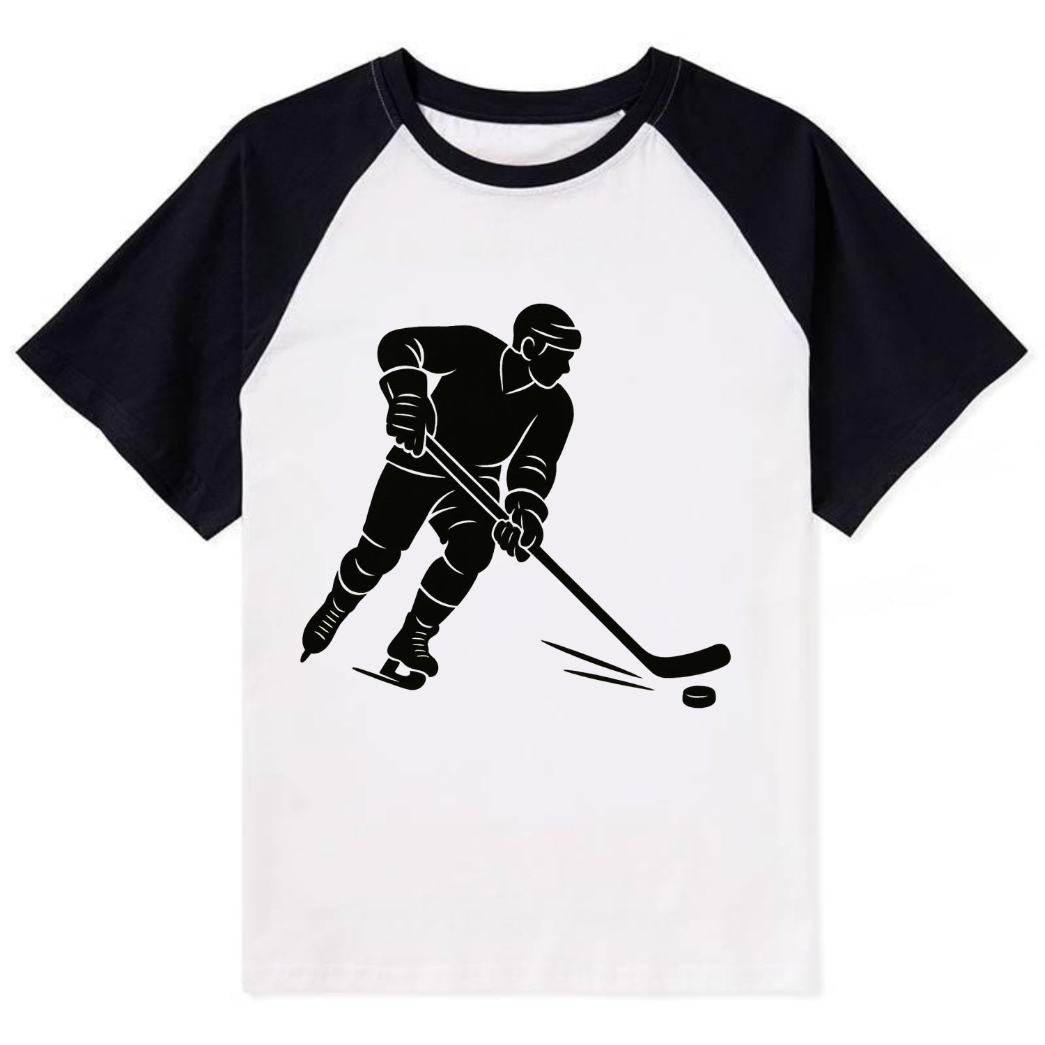 Ice hockey player shooting puck - Contrast Raglan T-shirt - Black