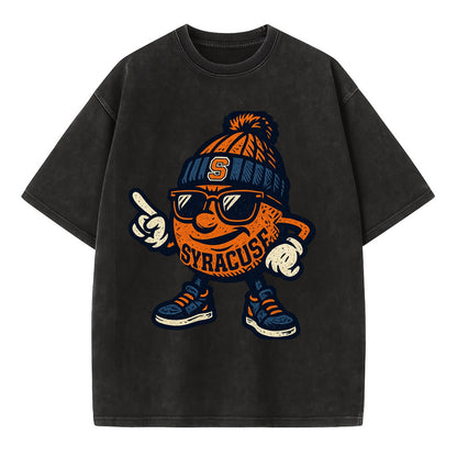 Syracuse Orange wearing Syracuse beanie with S patch - Vintage T-shirt - Black