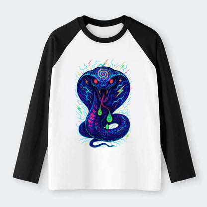 Mesmerizing cobra with hypnotic spiral patterns in the hood, scales - Raglan Long Sleeve T-Shirt - Black