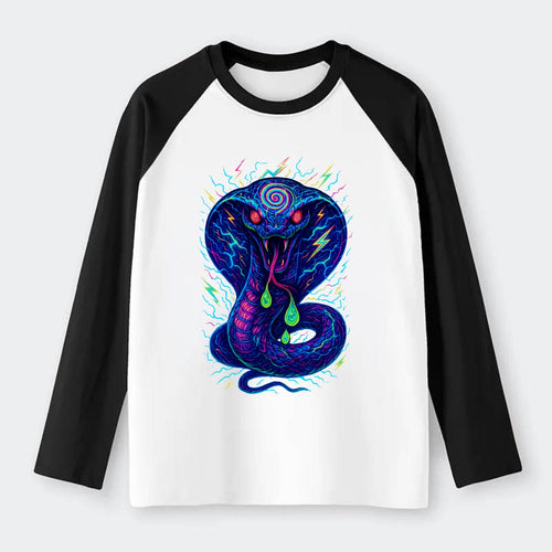Mesmerizing cobra with hypnotic spiral patterns in the hood, scales - Raglan Long Sleeve T-Shirt