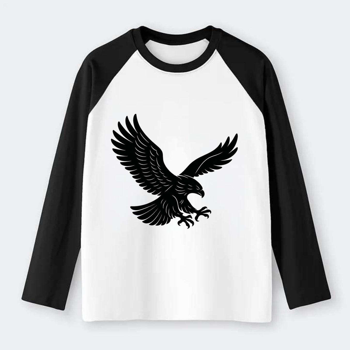 Eagle soaring with wings spread - Raglan Long Sleeve T-Shirt - Black