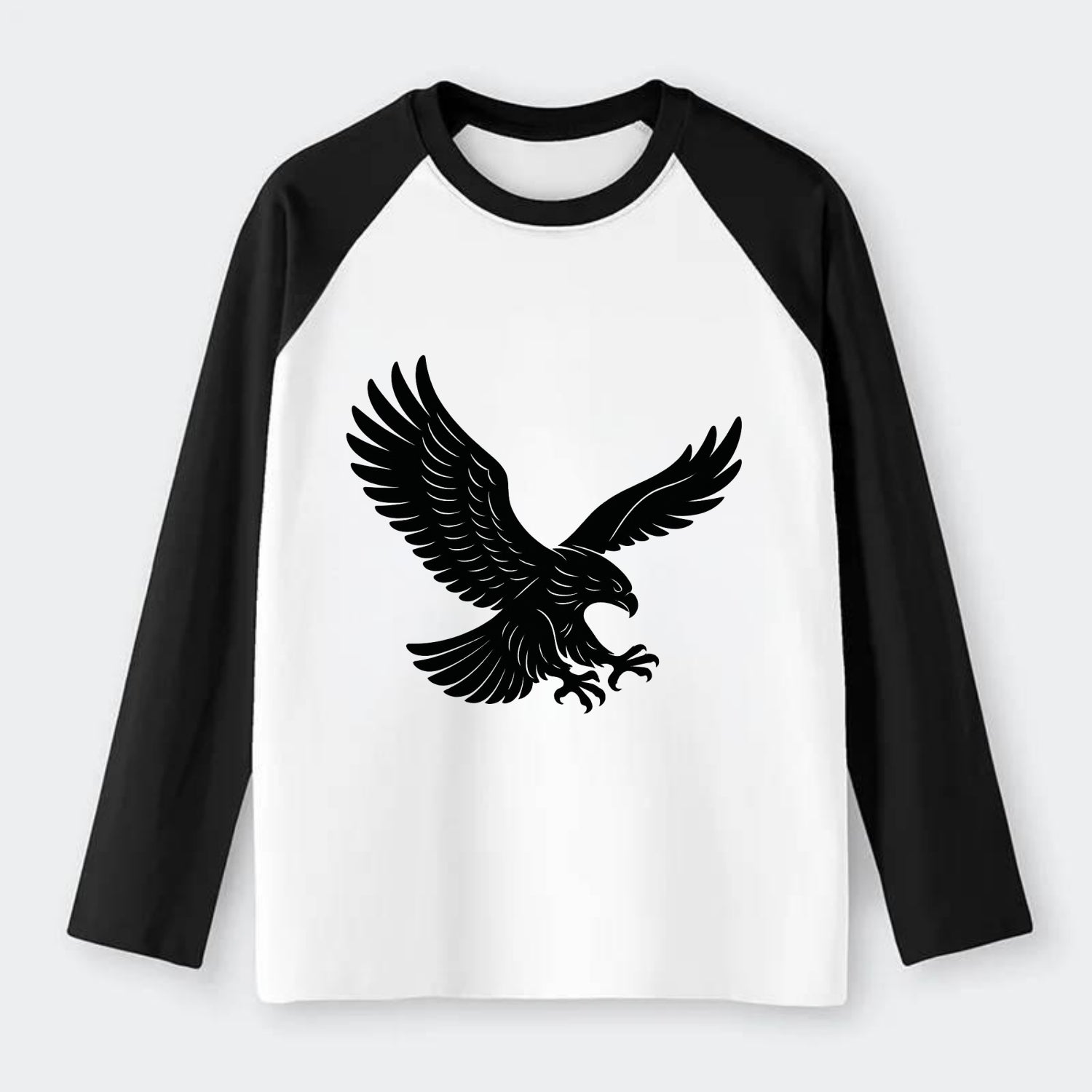 Eagle soaring with wings spread - Raglan Long Sleeve T-Shirt - Black