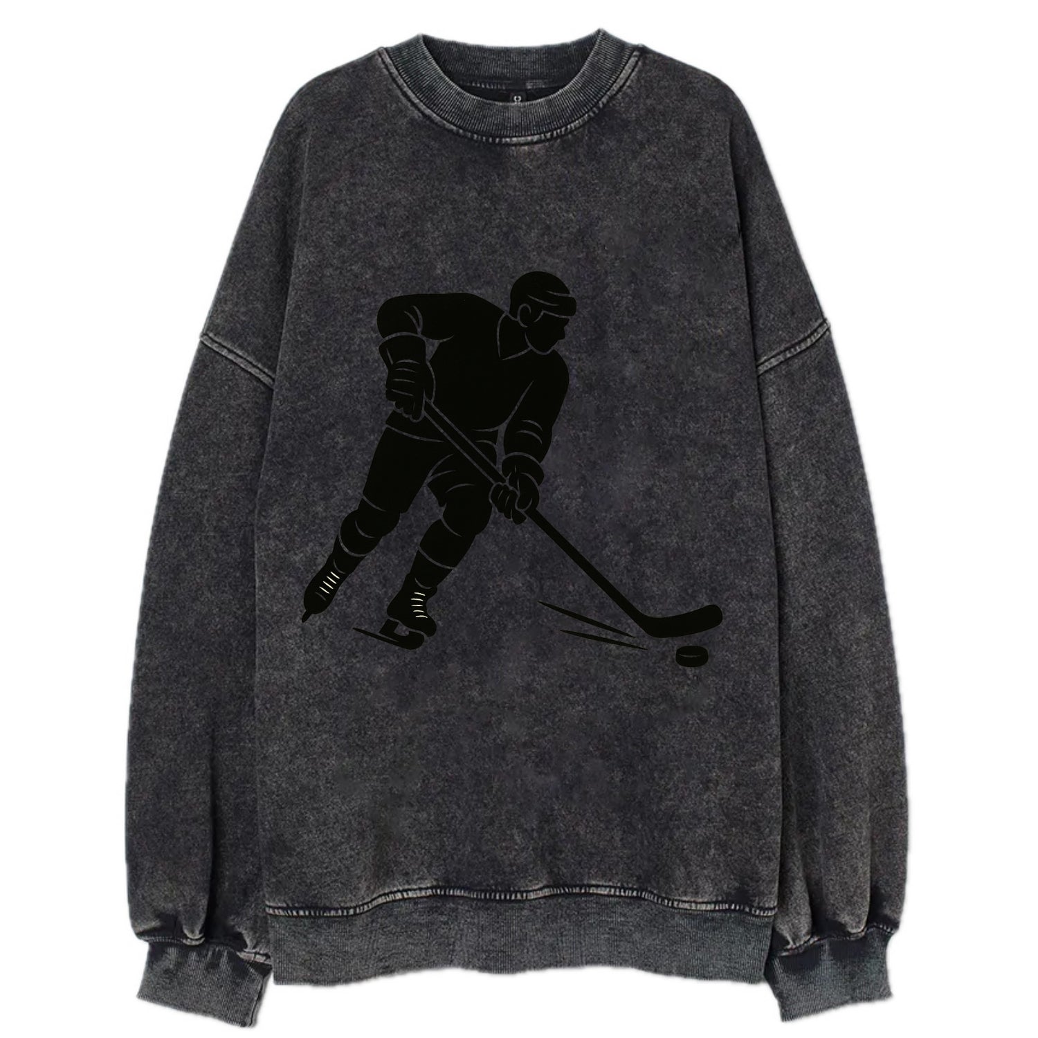 Ice hockey player shooting puck - Vintage Sweatshirt - Black