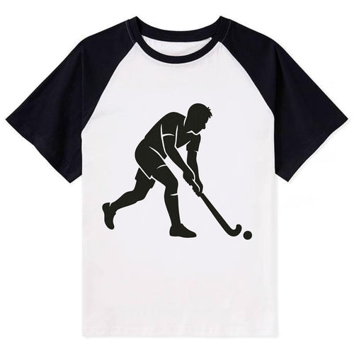 Field hockey player striking the ball - Contrast Raglan T-shirt