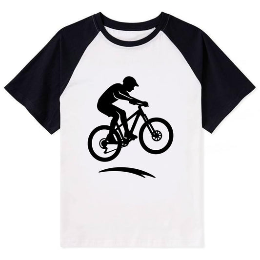 Mountain biker catching air - Contrast Raglan T-shirt - Black
