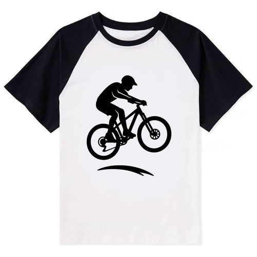 Mountain biker catching air - Contrast Raglan T-shirt
