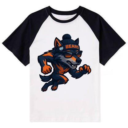 Chicago Wolf wearing Bears beanie with Lake Michigan patch and wayfarer - Contrast Raglan T-shirt - Black